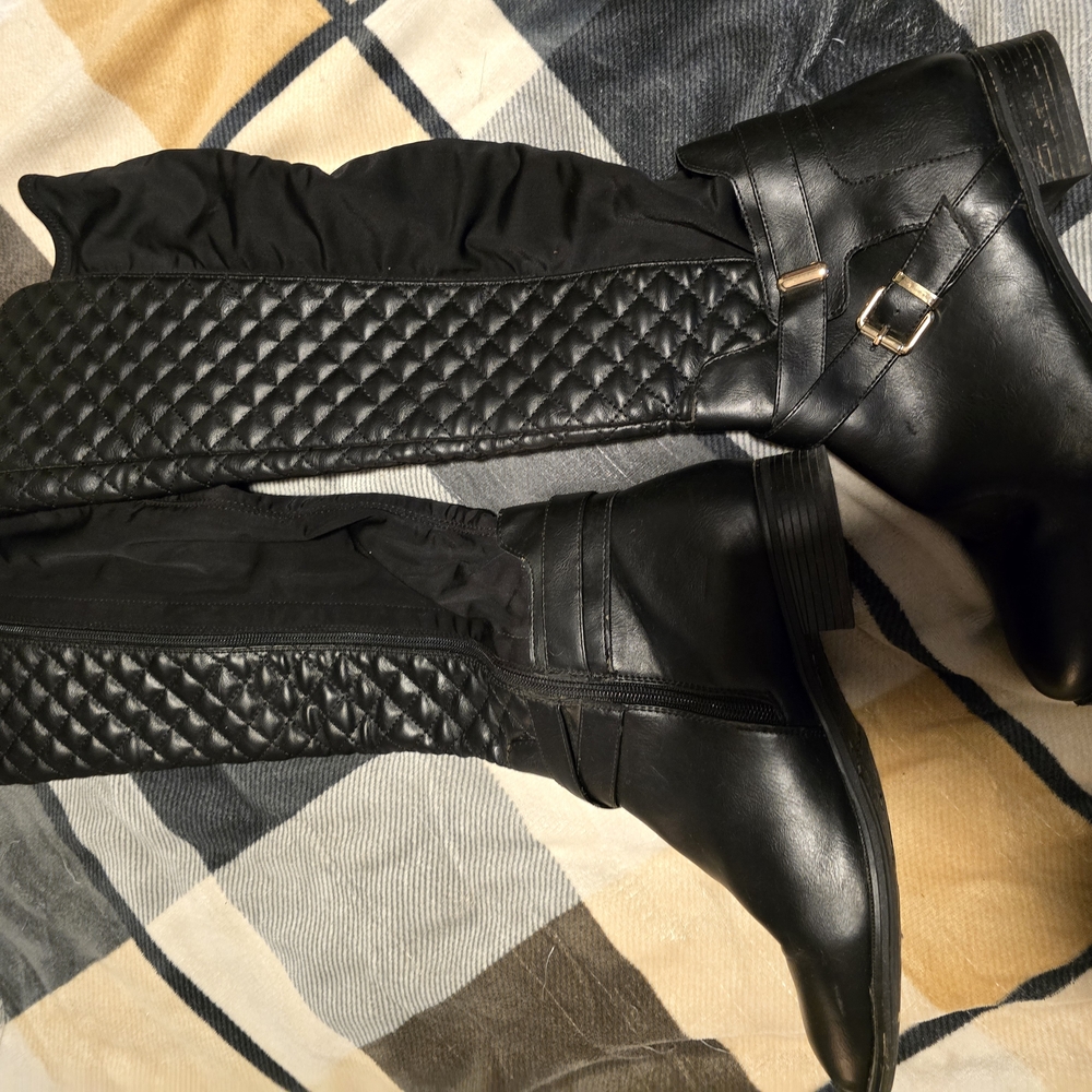 Black Quilted Women's Boots Size 10.5